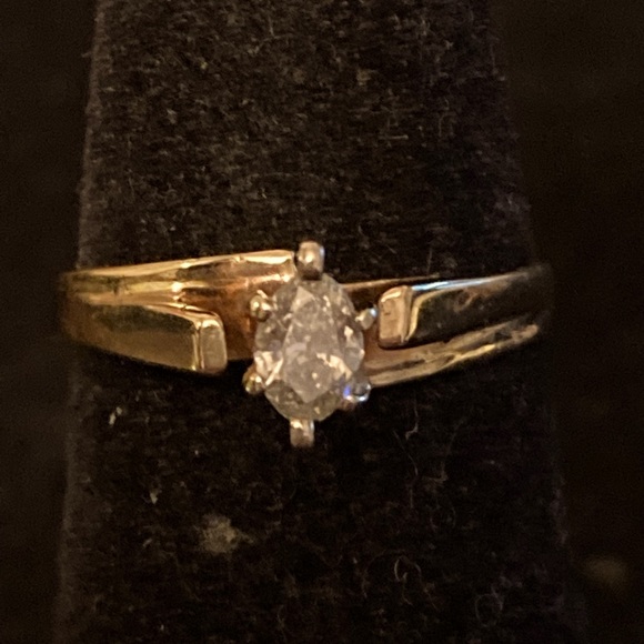 10kt 15pt Diamond solitaire